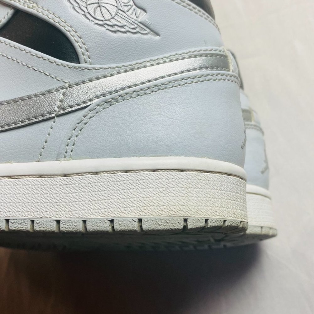 Nike Air Jordan 1 Men's 8 Women's 10 - Picture 2 of 11